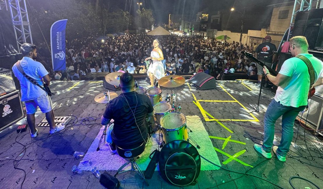 Réveillon de Arapiraca reúne multidão e celebra chegada de 2026 com shows e queima de fogos