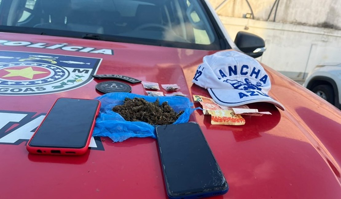 Cavalaria prende dupla por tráfico de drogas em Maceió