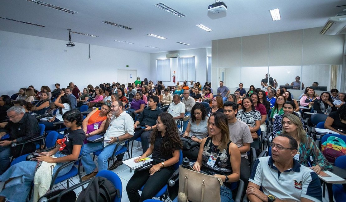 Escola de Governo bate recorde e capacita mais de 10 mil servidores em 2024