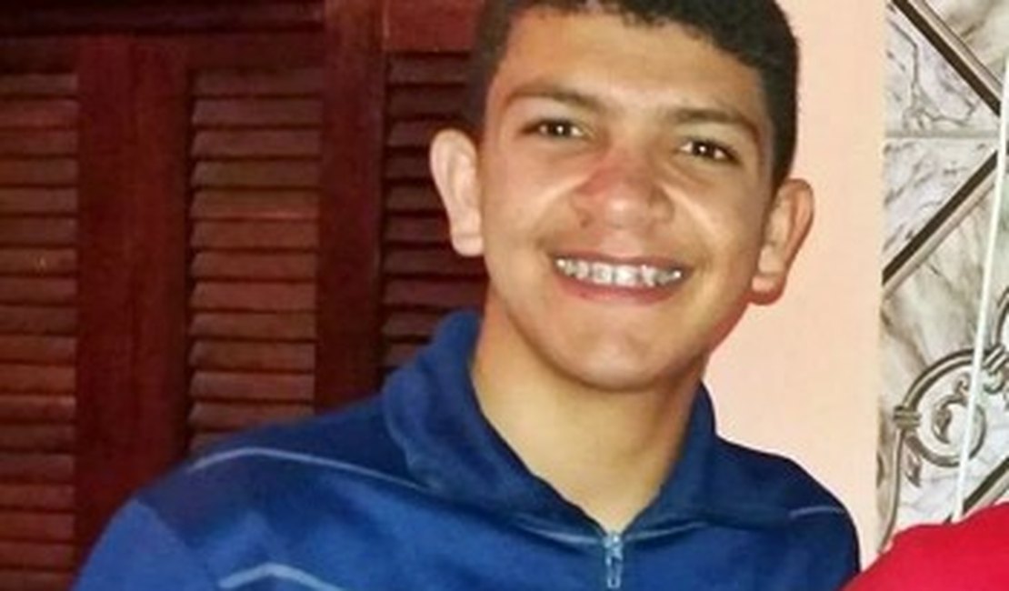 Garoto morre ao cair entre vagão de trem turístico no interior de Alagoas