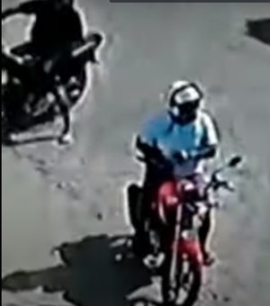 Com arma de fogo em punho, criminosos roubam motocicleta de homem, em Arapiraca
