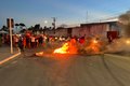 Moradores do Residencial Pedro Teixeira, em Santa Amélia, protestam contra a BRK