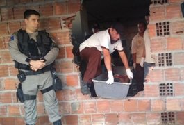 Dupla é capturada enquanto tentava enterrar corpo em prédio no Centro de Maceió
