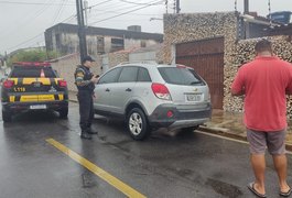 Após perseguição, veículo com mais de R$ 14 mil de débito é apreendido em Maceió