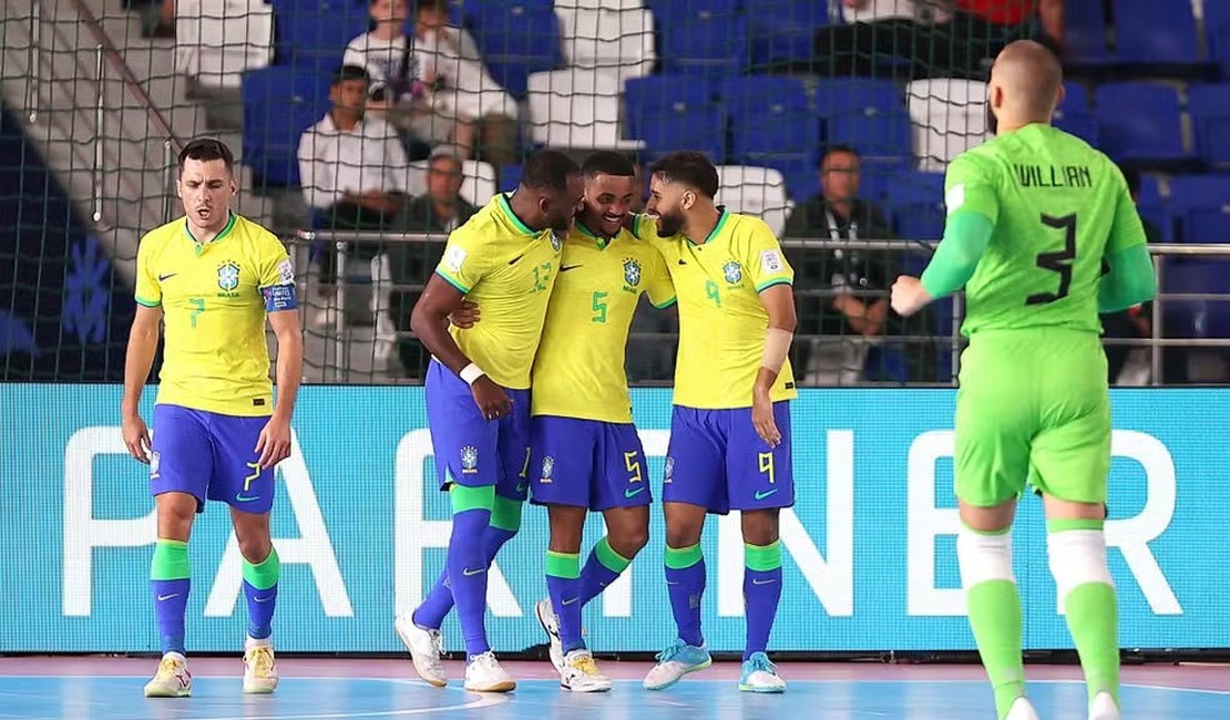 Brasil goleia a Costa Rica e vai às quartas da Copa do Mundo de Futsal