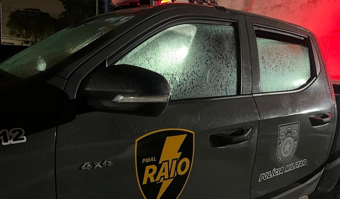 Companhia de Raio prende homem por falsificação de carimbo de médica