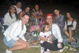 Famílias arapiraquenses participam de piquenique musical no Dia das Mães