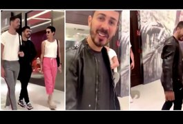 Dupla debocha de Carlinhos Maia em shopping e humorista reage