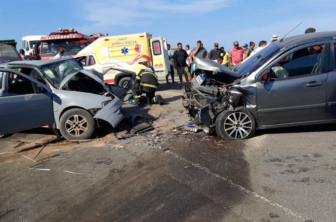 Grave acidente deixa quatro feridos na AL-105