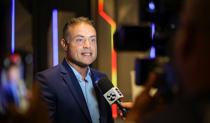 Renan Filho supera JHC mais uma vez e domina debate na Globo