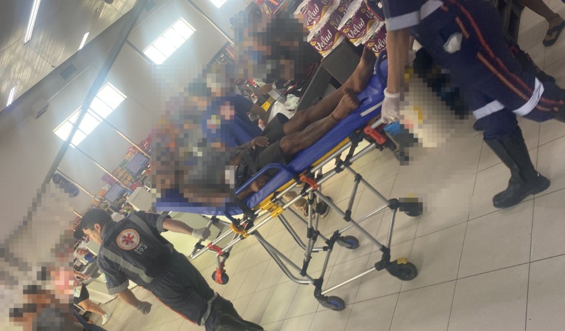 Homem é esfaqueado nas imediações de supermercado na Avenida Rio Branco