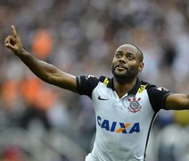 Love ofusca Guerrero e deixa o Corinthians perto do título