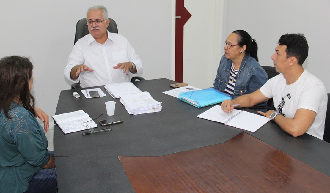 Rogério Teófilo e Conselho Municipal de Educação voltam a discutir alinhamentos no setor