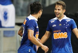 Cruzeiro derrota o Flamengo com direito a golaço