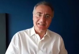 Renan chama governo Temer de 'errático' e diz que 'quem não ouve, erra sozinho'