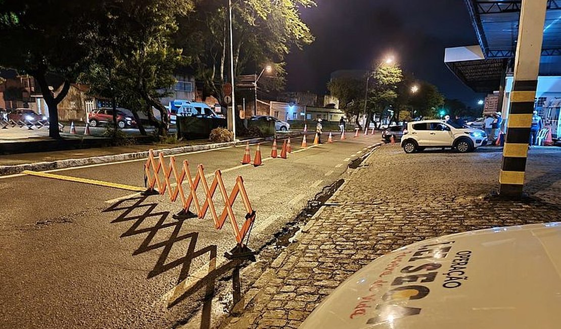 Operação Lei Seca flagra motoristas dirigindo embriagados em Maceió