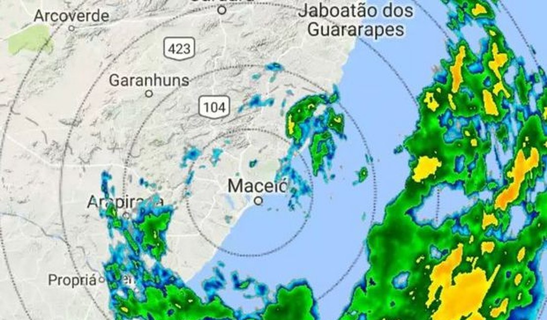 Imagem de radar é verdadeira, mas onda de chuva não deve chegar a Alagoas, diz Semarh