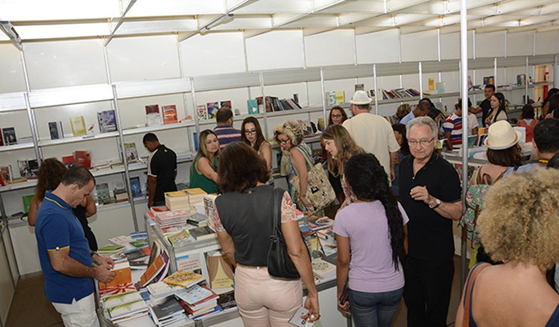 7ª Bienal Internacional do Livro de Alagoas atrai mais de 300 mil pessoas