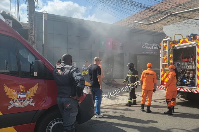 Incêndio atinge espaço para revendedores do Grupo Boticário, em Arapiraca