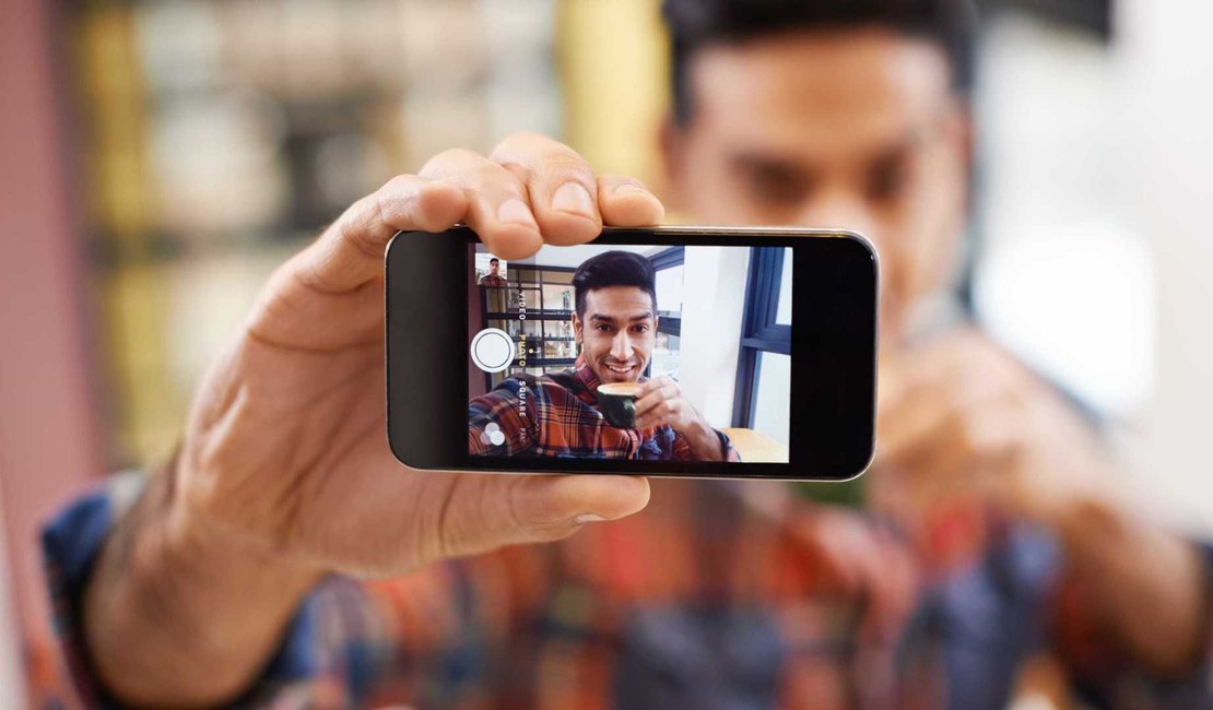 Selfitis: o transtorno mental causado pelo vício de selfies