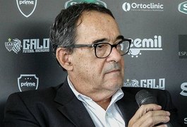 Ex-técnico da seleção brasileira de vôlei morre após infarto durante evento