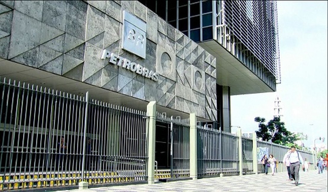 Petrobras divulga edital para preenchimento de 954 vagas