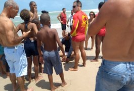 Bombeiros resgatam pai e filhos que se afogavam na Praia do Sobral