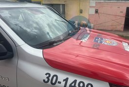 Corpo de homem, em estado de decomposição, é encontrado dentro de casa em Arapiraca