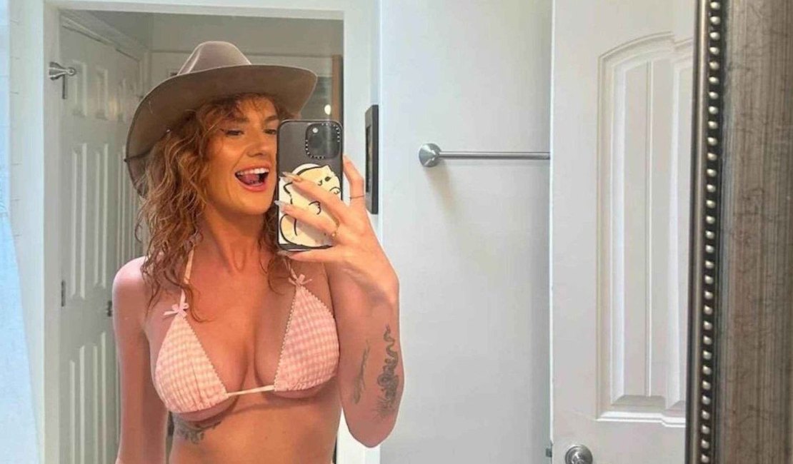 Com duas vaginas e dois úteros, mulher faz sucesso no OnlyFans