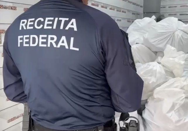 Vídeo. Delegado fala sobre operação que apreendeu produtos ilegais no centro de Maceió