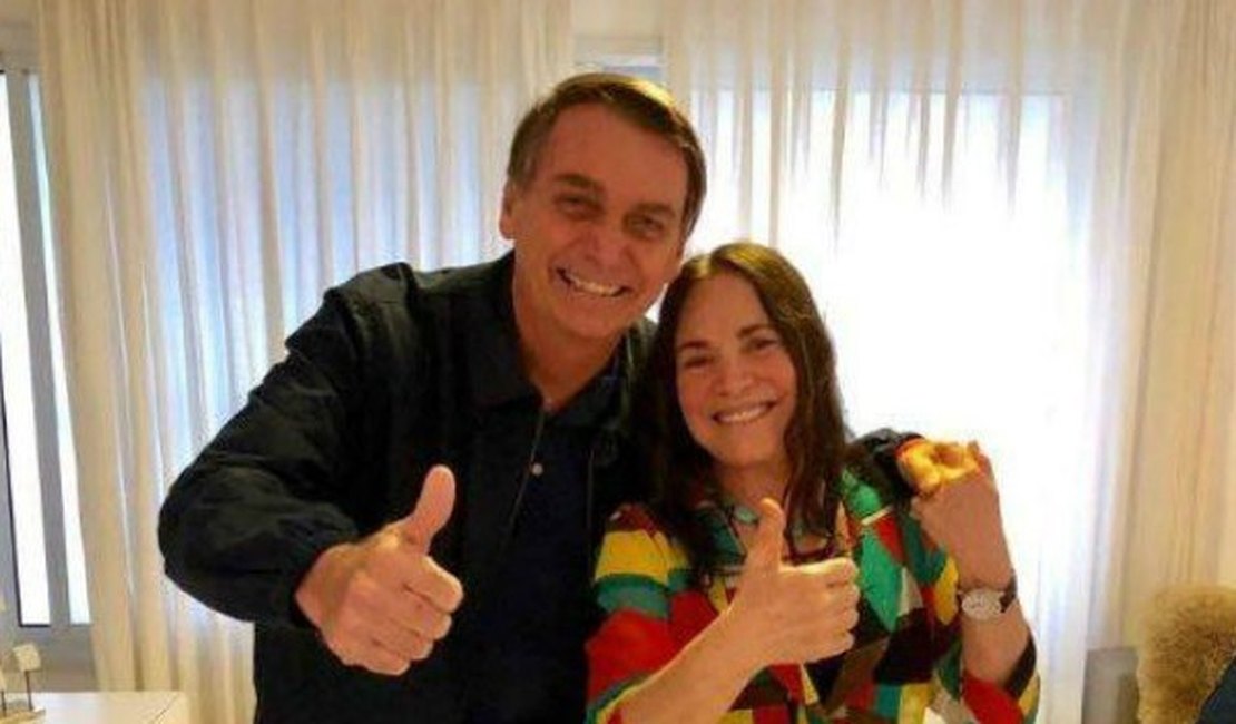 Bolsonaro convida Regina Duarte para assumir Secretaria de Cultura