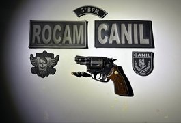 Homem é preso com revólver dentro de adega em Arapiraca