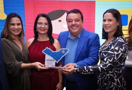 Governador cria Prêmio Escola 10, que reconhece municípios com melhores indicadores educacionais
