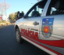 Mulher é presa com arma dentro de ônibus na Cidade Universitária, em Maceió