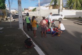 Colisão entre motos deixa três feridos em cruzamento entre o ﻿Baixão e o Manoel Teles, em Arapiraca