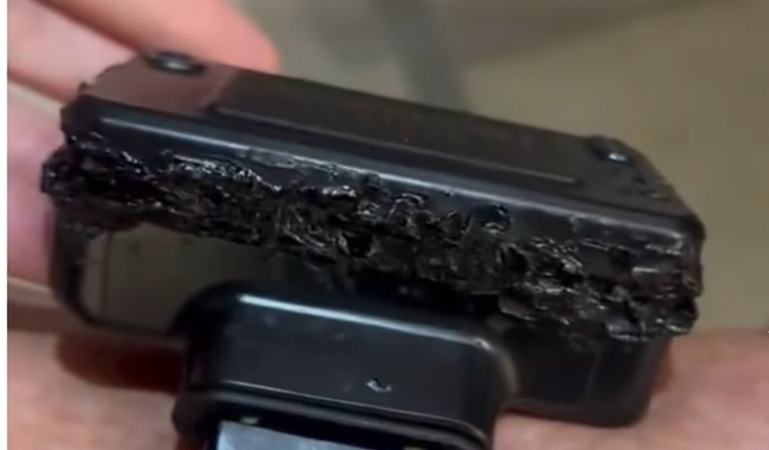 Bolsonaro confessa que queimou tornozeleira e alega “curiosidade”