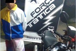 'Chuck' é apreendido com motocicleta roubada, em Arapiraca