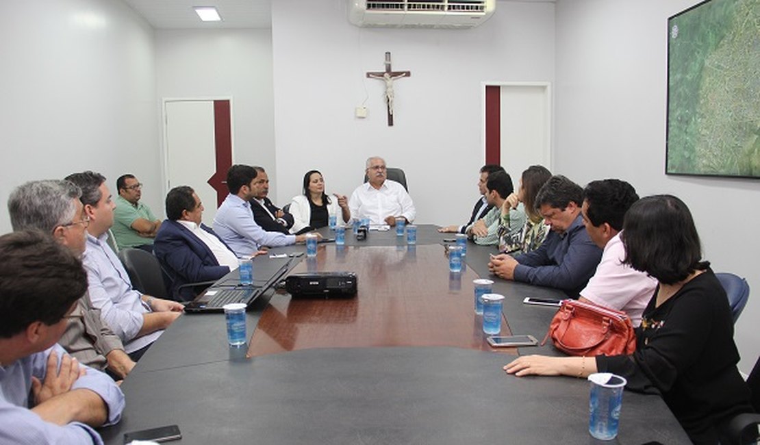 Rogério e deputados da região discutem instalação do IC em Arapiraca