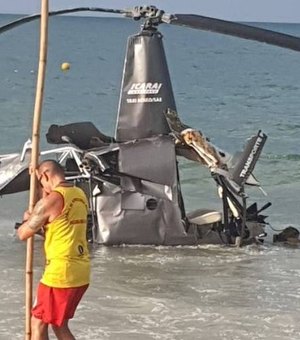Helicóptero cai no mar em Florianópolis e deixa três feridos