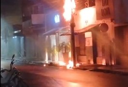 Incêndio em fiação de poste mobiliza Corpo de Bombeiros, no Centro de Arapiraca