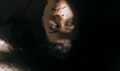 May Honorato e Daniel Queiroz lançam ‘Sobre Deixar’, canção que propõe aprender o tempo das despedidas