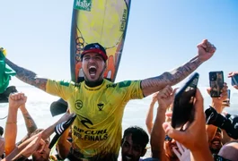 Gabriel Medina conquista título do Circuito Mundial de Surfe