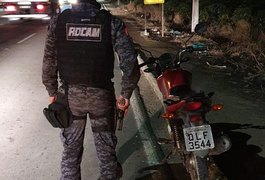 Rocam do 3º BPM recupera motocicleta com queixa de roubo no bairro Bom Sucesso, em Arapiraca