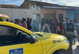 Homem mata companheira a facadas dentro de casa, em Arapiraca