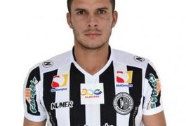 Lateral Léo Campos alega problemas particulares e pede pra deixar o ASA