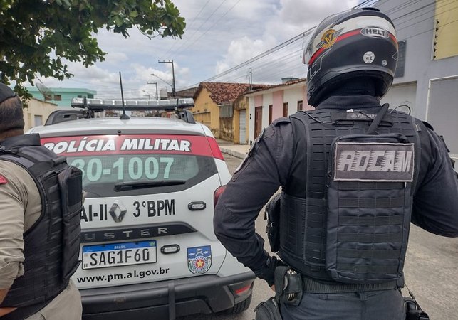 Dupla suspeita de tráfico de drogas é presa por militares da Rocam em Taquarana