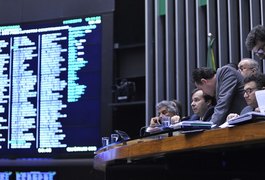 CCJ aprova relatório da PEC do Teto; texto segue para plenário do Senado