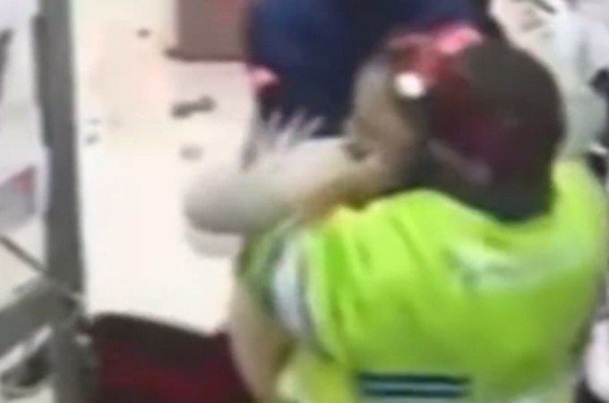 Assaltantes invadem loja de roupas e agridem mulher grávida na Argentina