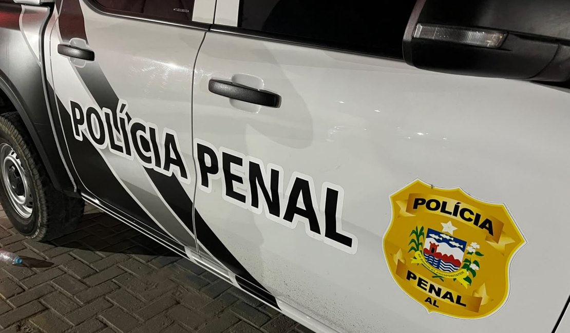 Dois detentos são conduzidos à Central de Flagrantes após briga no Presídio de Segurança Máxima 2, em Maceió