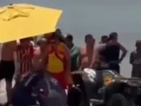 Homem fica ferido após acidente com jet ski, na praia de Pajuçara, em Maceió